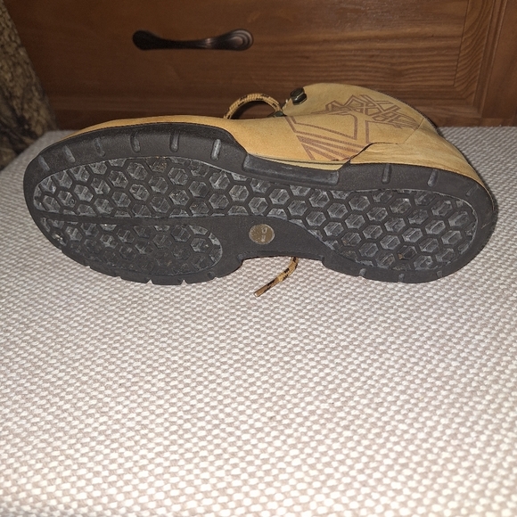 Timberland Men's Tan Hiking Boots In A Size 7M. Wotk, Hiking, Camping, Outdoor. - Picture 7 of 13